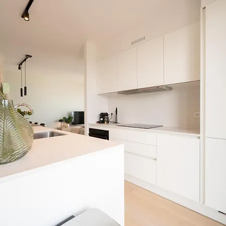 Chic & Cozy Perfect For Getaways Apartment *