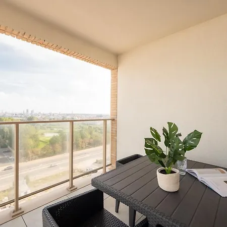 Chic & Cozy Perfect For Getaways Apartment *